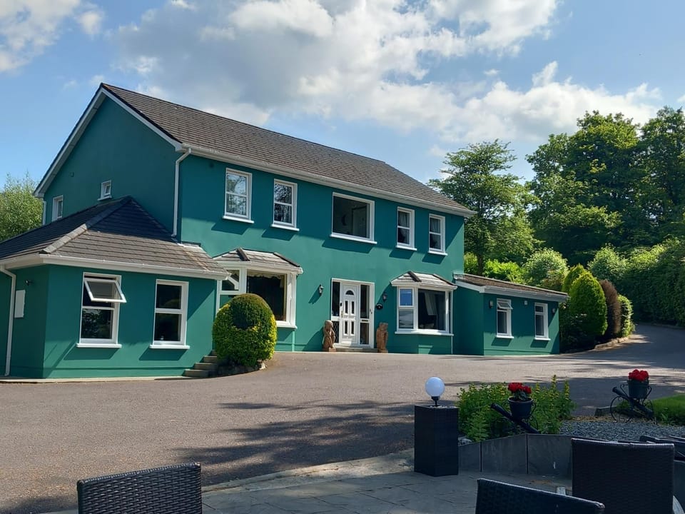 Watersedge Seaviews Bed and Breakfast in County Kerry