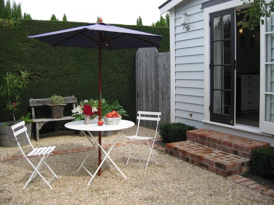 BBQ facilities, Garden, Dining area