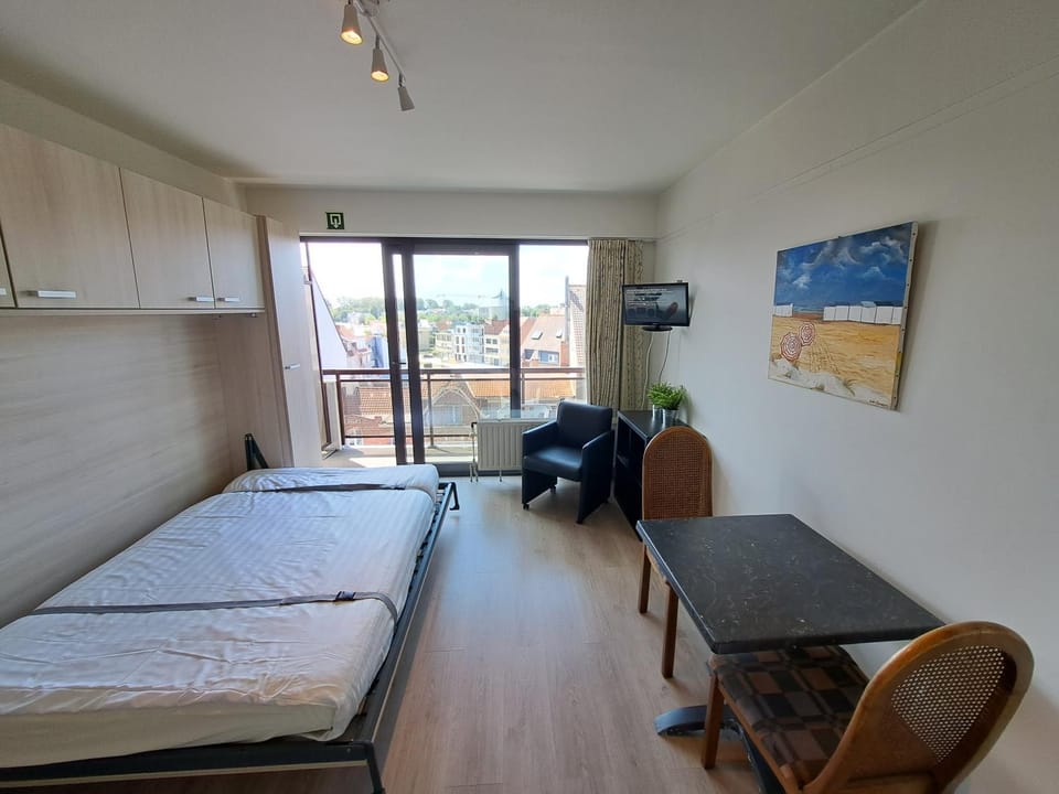 Photo of the whole room, Seating area, Bedroom