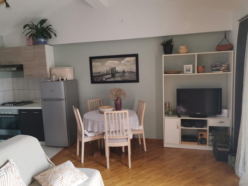 Library, TV and multimedia, Living room, Dining area
