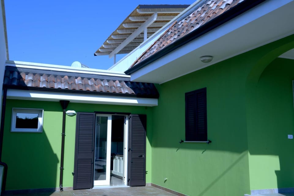 Facade/entrance