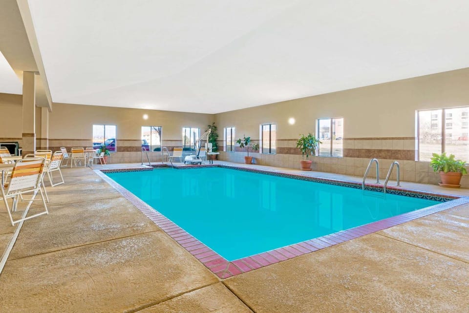 On site, Pool view, Swimming pool, Swimming pool