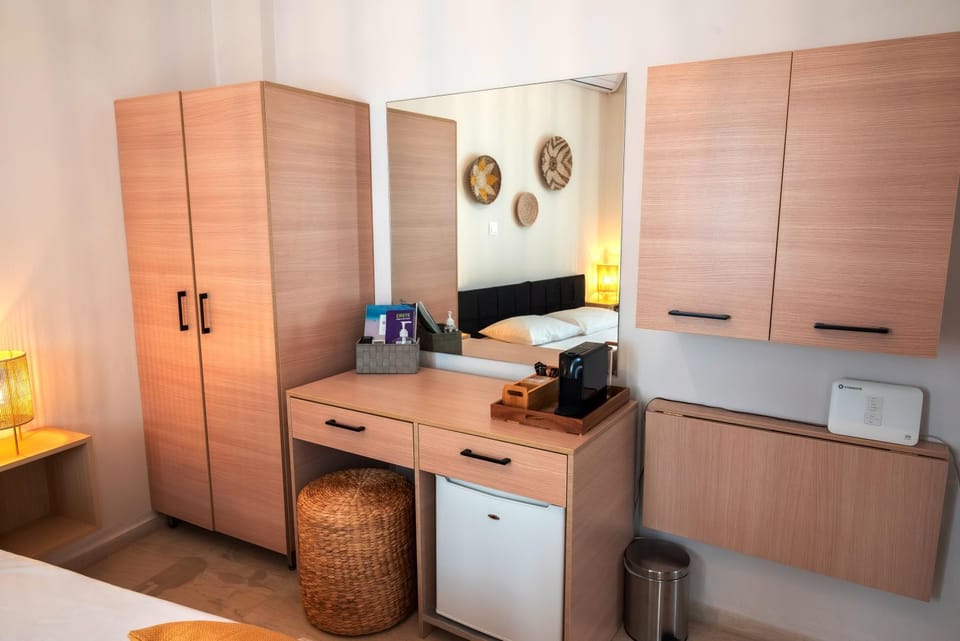 Mare II - Studio in Old Harbor Apartment in Chania