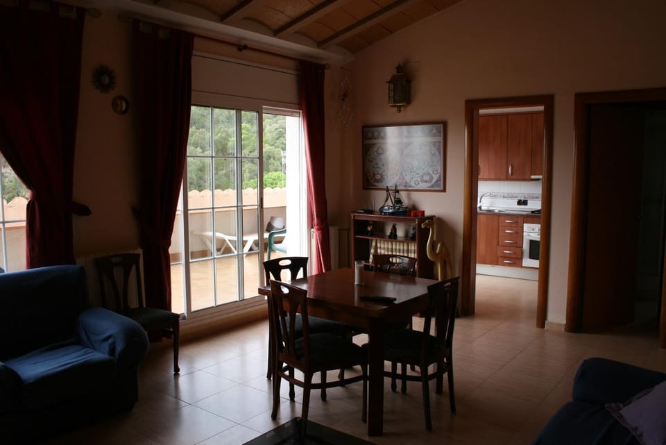Villa Costa. House in Selva