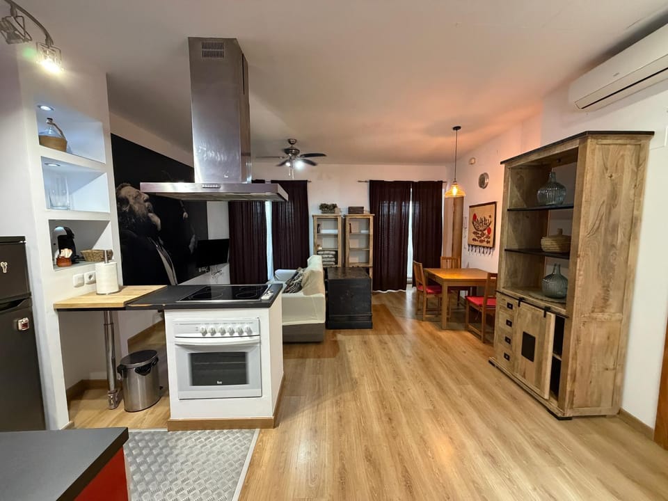 Kitchen or kitchenette, oven, stove