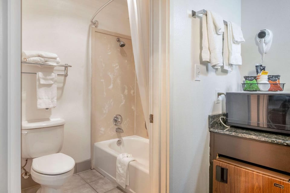 Bathroom, Photo of the whole room, On site