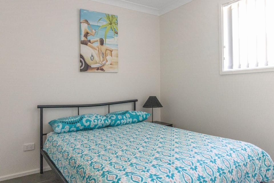 Bright and Breezy House in Sussex Inlet