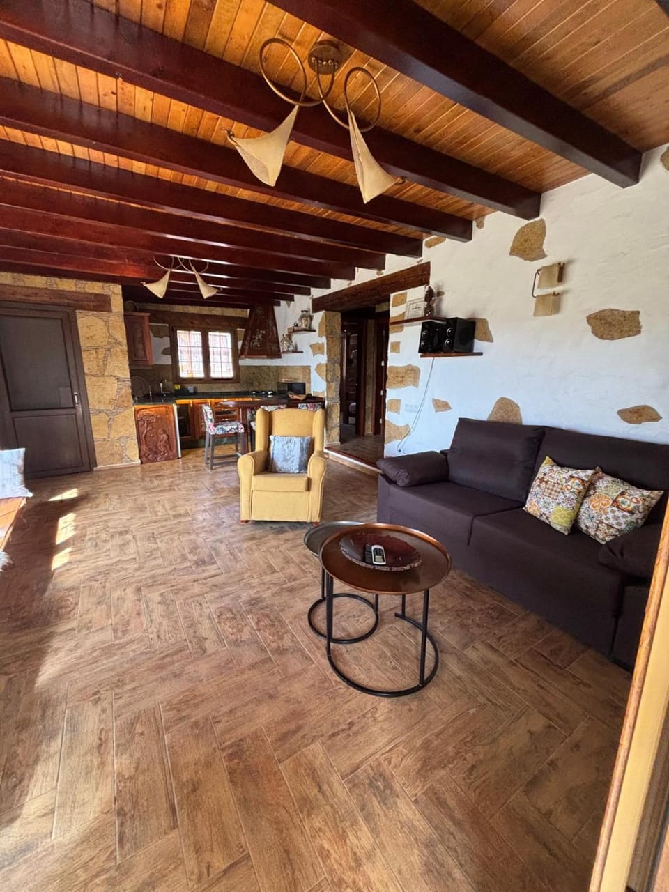 Kitchen or kitchenette, Living room