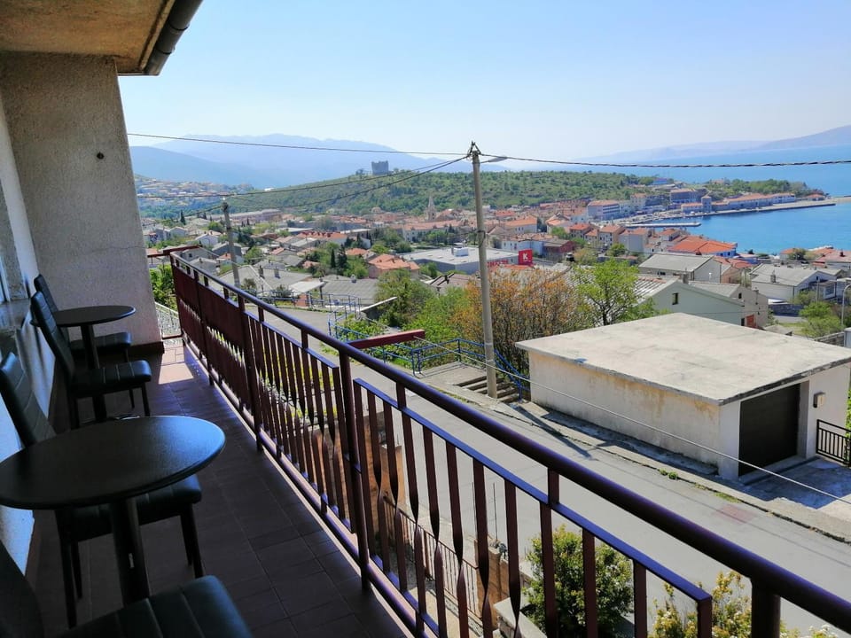 View (from property/room), Balcony/Terrace, Seating area, City view, Garden view, Landmark view, Sea view, Street view, Quiet street view
