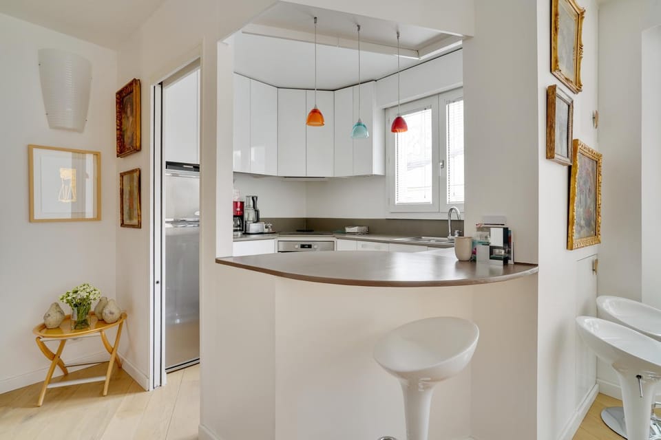 Bastille Apt design with AC terrace 5 people by Weekome Apartment in Paris