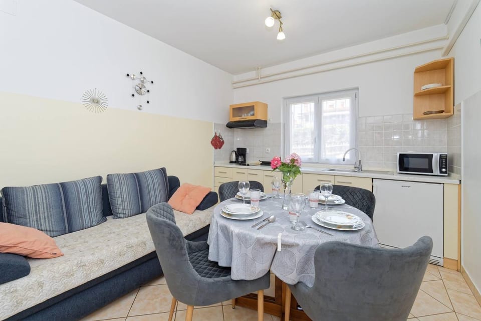 Kitchen or kitchenette, Living room, Dining area