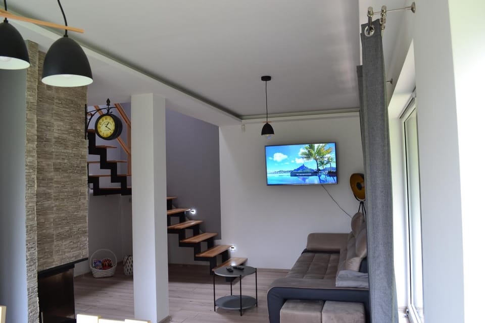 TV and multimedia, Seating area
