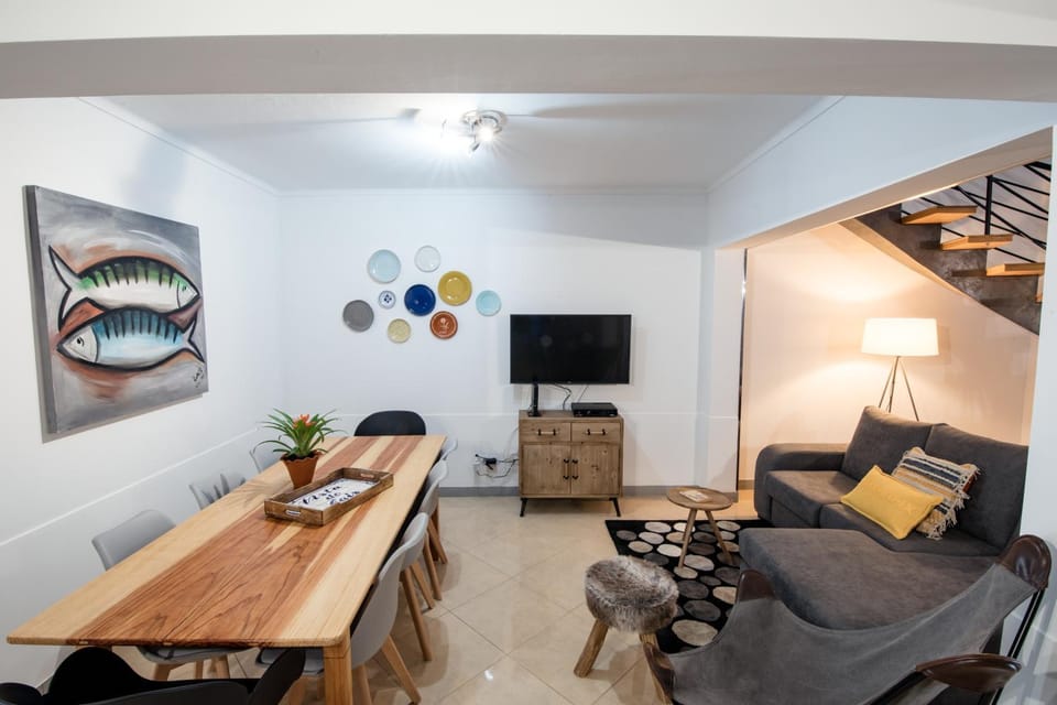 Communal lounge/ TV room, Seating area, Dining area