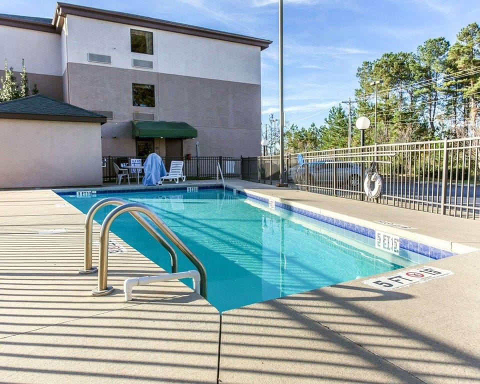 On site, Pool view, Swimming pool, Swimming pool