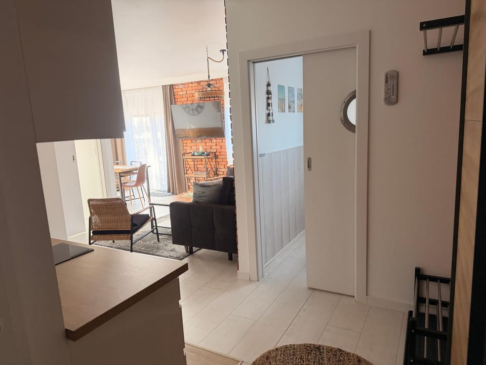 Bed, TV and multimedia, Kitchen or kitchenette, Living room, Photo of the whole room, Seating area, Dining area, Bedroom, wardrobe