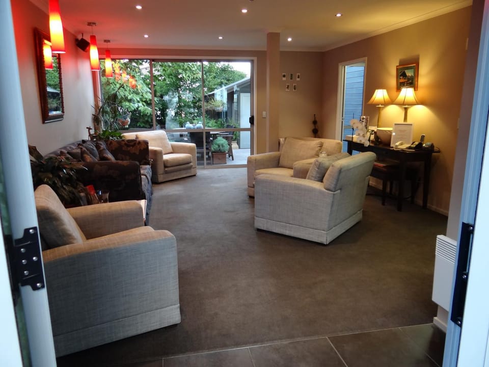 Lobby or reception, Decorative detail, Internal: Not applicable to any particular room