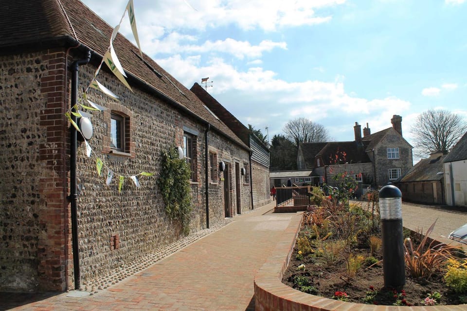 Property building, Garden, Garden view, Street view