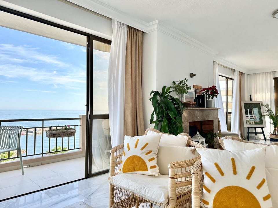El Faro, Center Marbella Beachfront - EaW Homes Apartment in Marbella