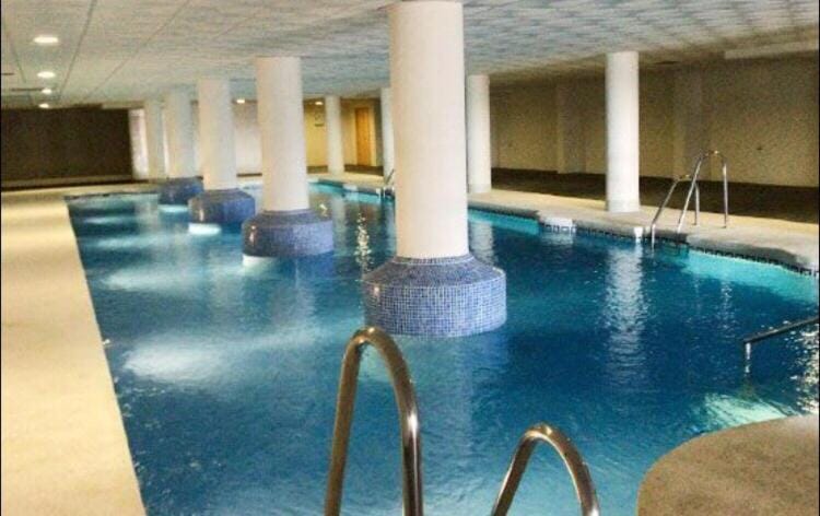 Apartamentos Deluxe Roquetas de Mar con Golf y Piscina Climatizada, Parking privado Apartment in La Alpujarra