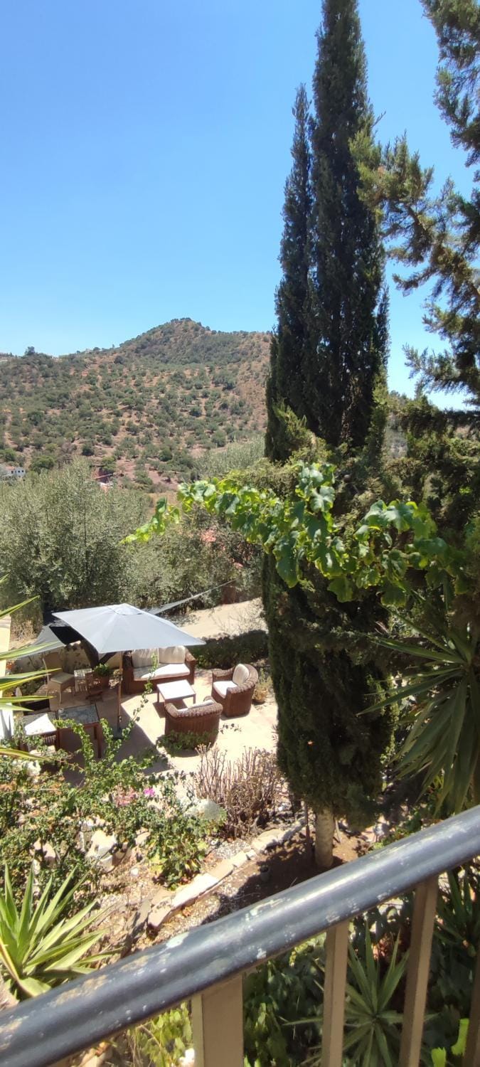 B&B Cortijo Loma León Bed and Breakfast in Axarquía
