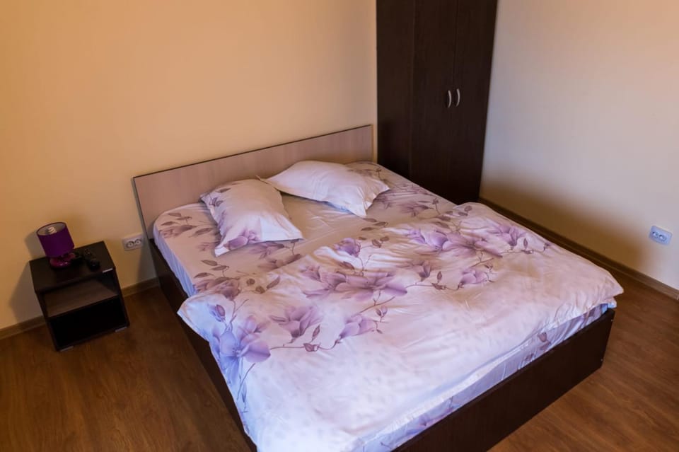 Property building, Photo of the whole room, Bedroom