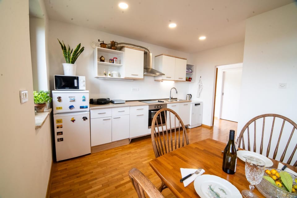 microwave, oven, kitchen