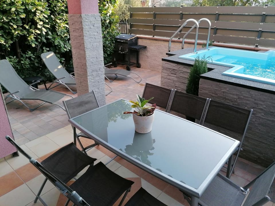 Patio, BBQ facilities, Balcony/Terrace, Beach