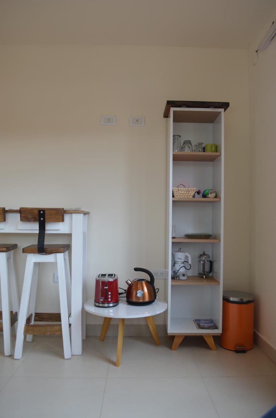 Coffee/tea facilities, Living room, Seating area