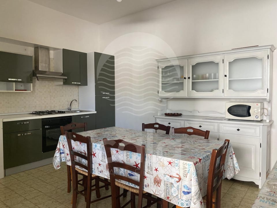 Dining area, Lunch, kitchen