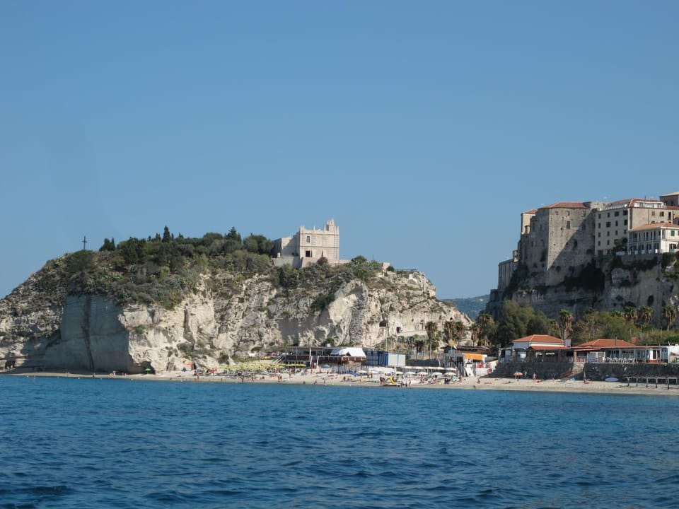 Nearby landmark, Natural landscape