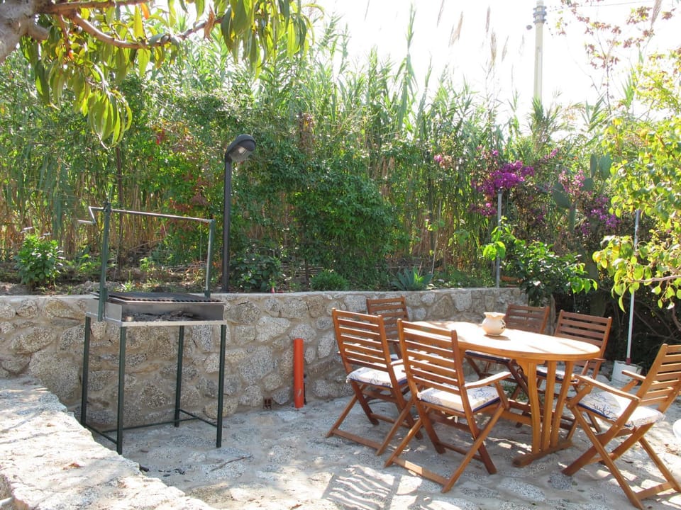 BBQ facilities, Garden, Balcony/Terrace, Sea view