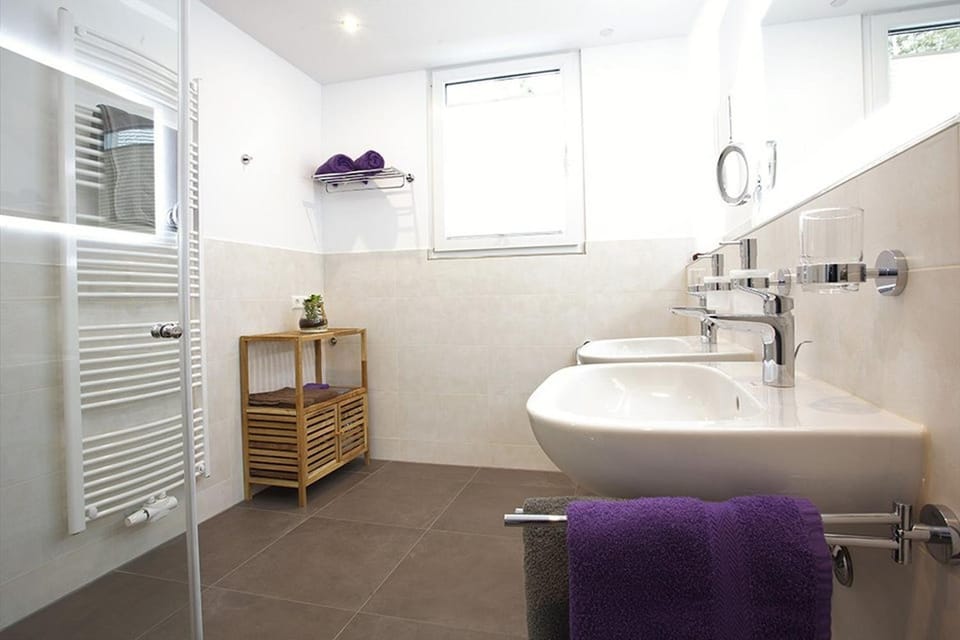 Bathroom, Living room