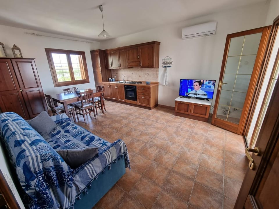 Kitchen or kitchenette, Living room, Seating area