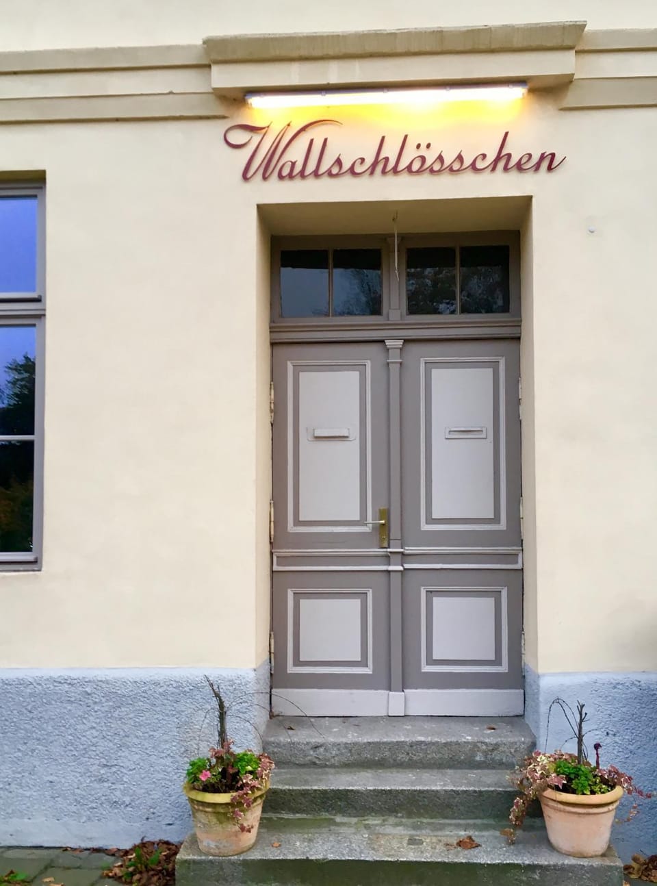 Facade/entrance, Text overlay