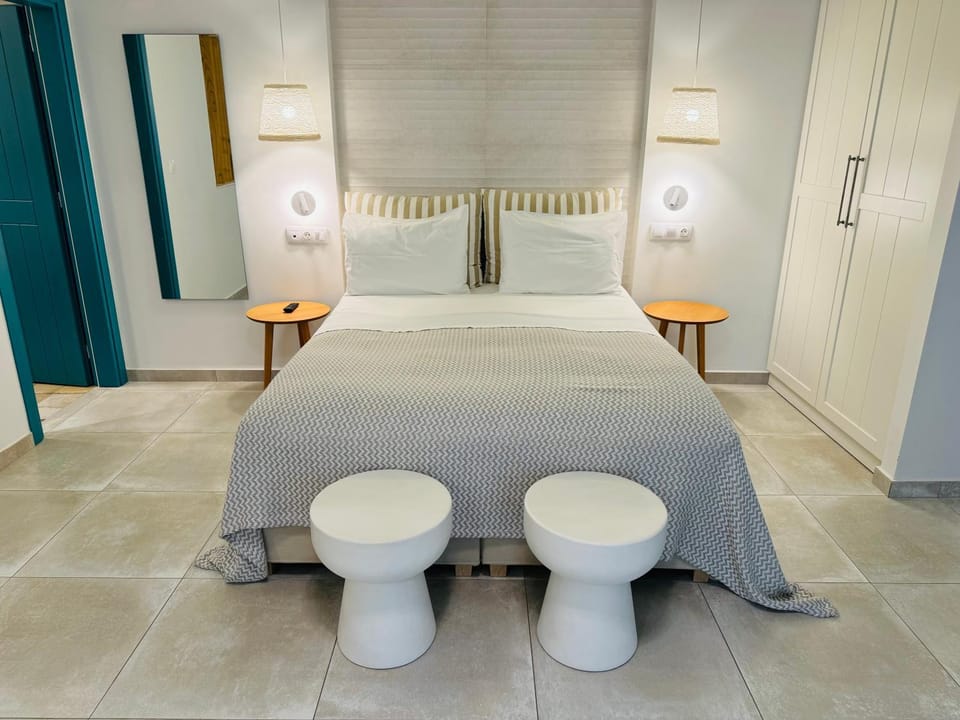 Bed, Bedroom, wardrobe
