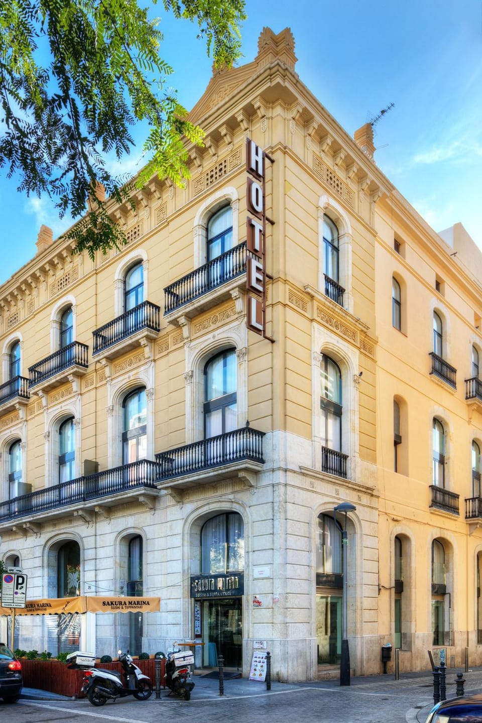 Property building, Facade/entrance