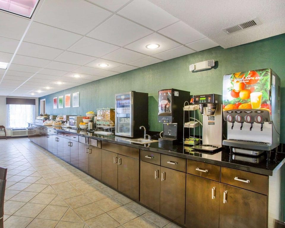 Restaurant/places to eat, Dining area, On site, Breakfast