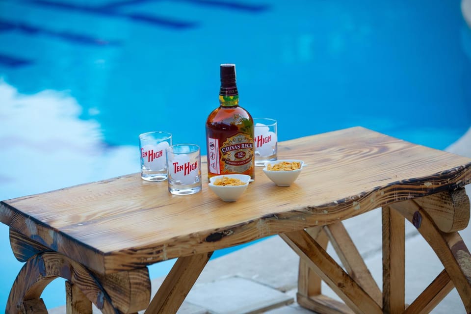 Dining area, Drinks, Alcoholic drinks