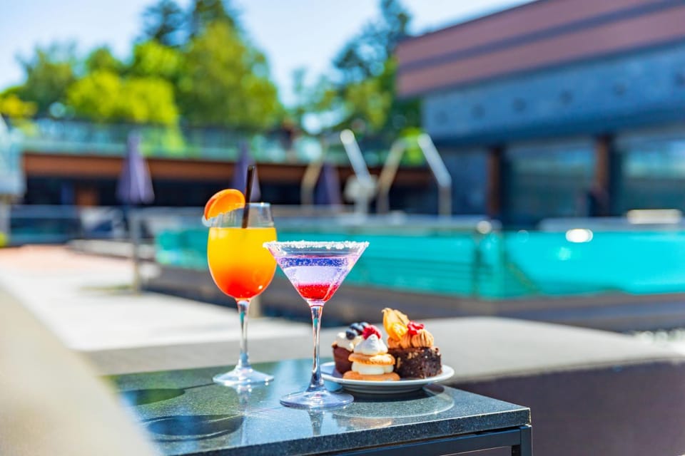 Food and drinks, Food and drinks, Swimming pool, Breakfast, Drinks, Non alcoholic drinks