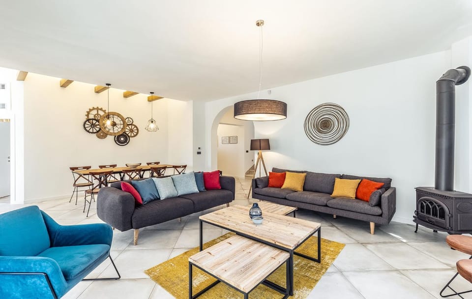 Living room, Seating area