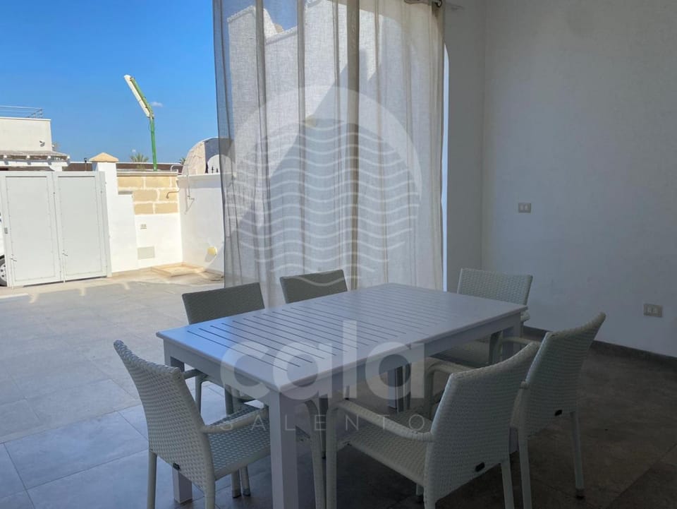 Patio, Dining area