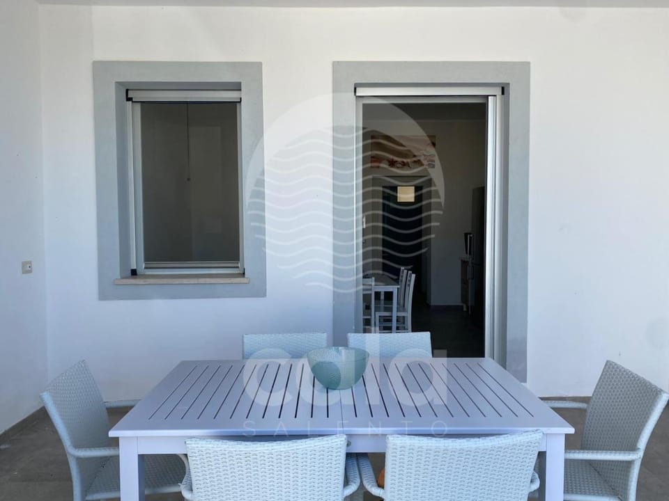 Patio, Dining area