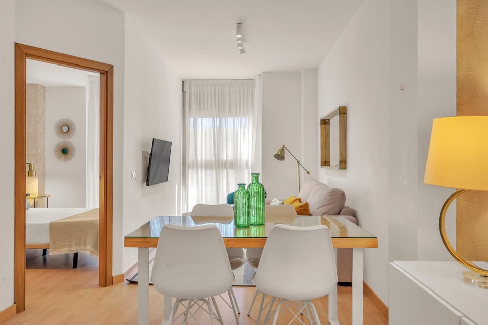 TV and multimedia, Living room, Seating area, Dining area, Bedroom