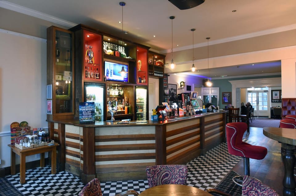 Restaurant/places to eat, Lounge or bar, Food and drinks, Seating area, Evening entertainment, Drinks