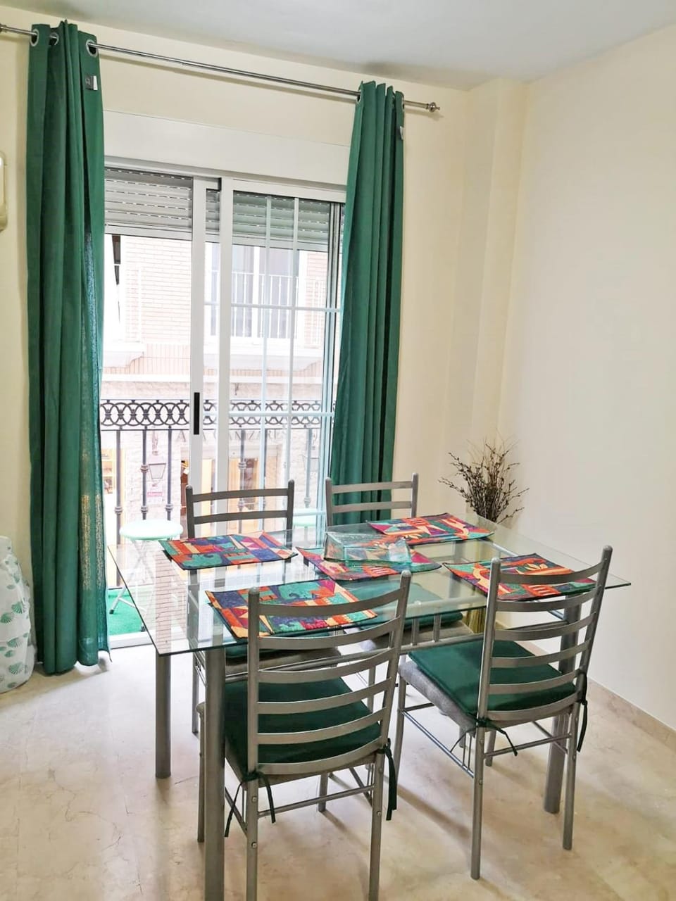 Súper céntrico, luminoso, amplio, terrazas y patio Apartment in Alicante