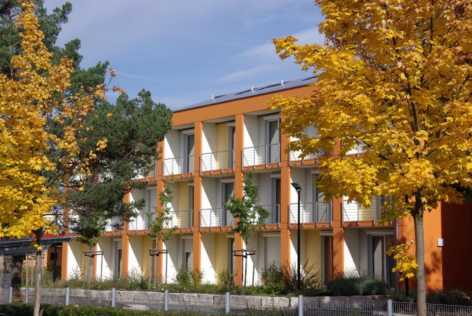 Property building, Garden, Balcony/Terrace
