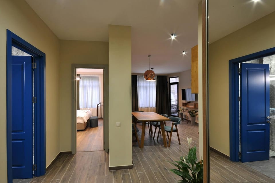 Kitchen or kitchenette, Living room, Seating area, Dining area, wardrobe