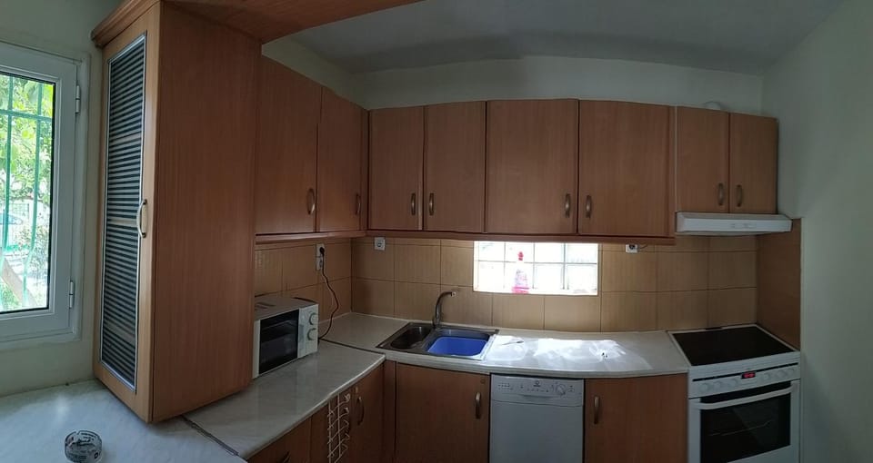 Near Airport And metropolitan Artemis George Cozy Home Apartment in East Attica Regional Unit, Greece