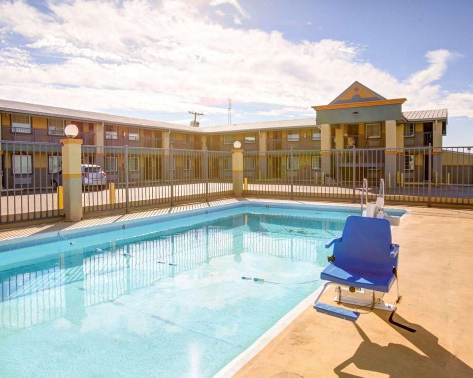 On site, Pool view, Swimming pool, Swimming pool