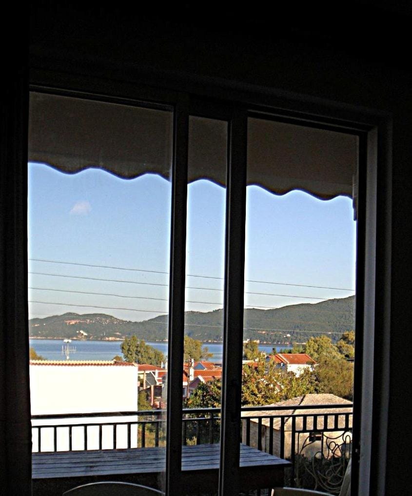 Ithaka View Apartment in Karavomylos